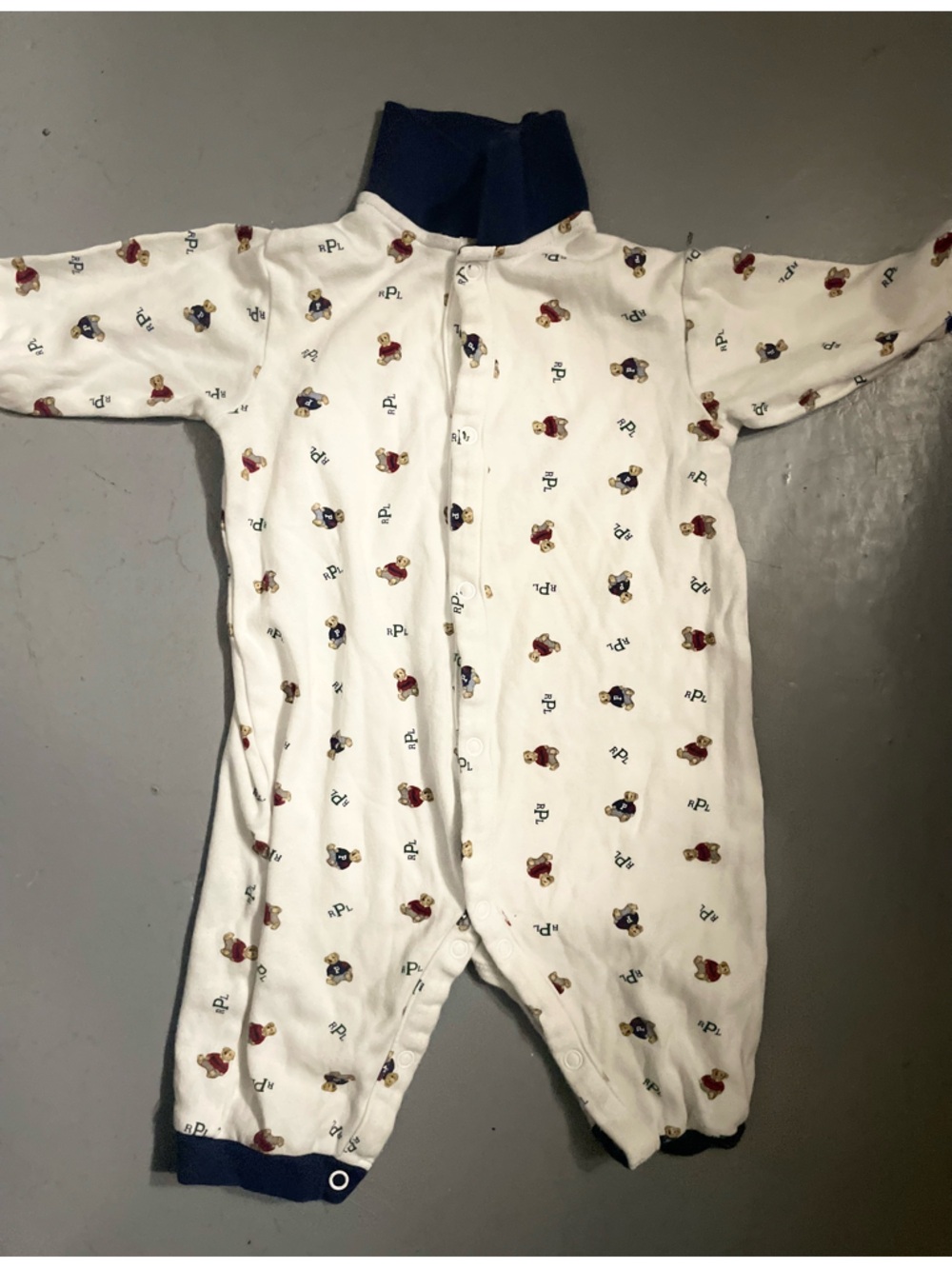 Ralph Lauren White Baby Onesie with Navy Trim and Teddy Bear Printing 9 Months
